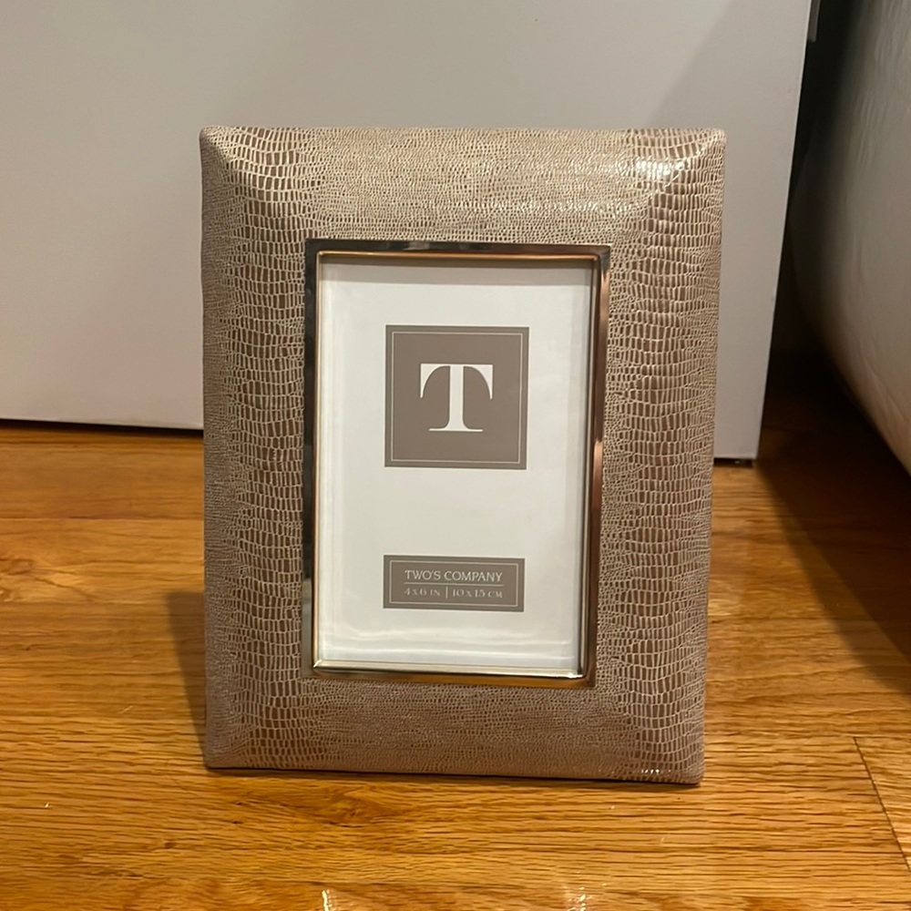 TWO’S Company 4x6 picture frame